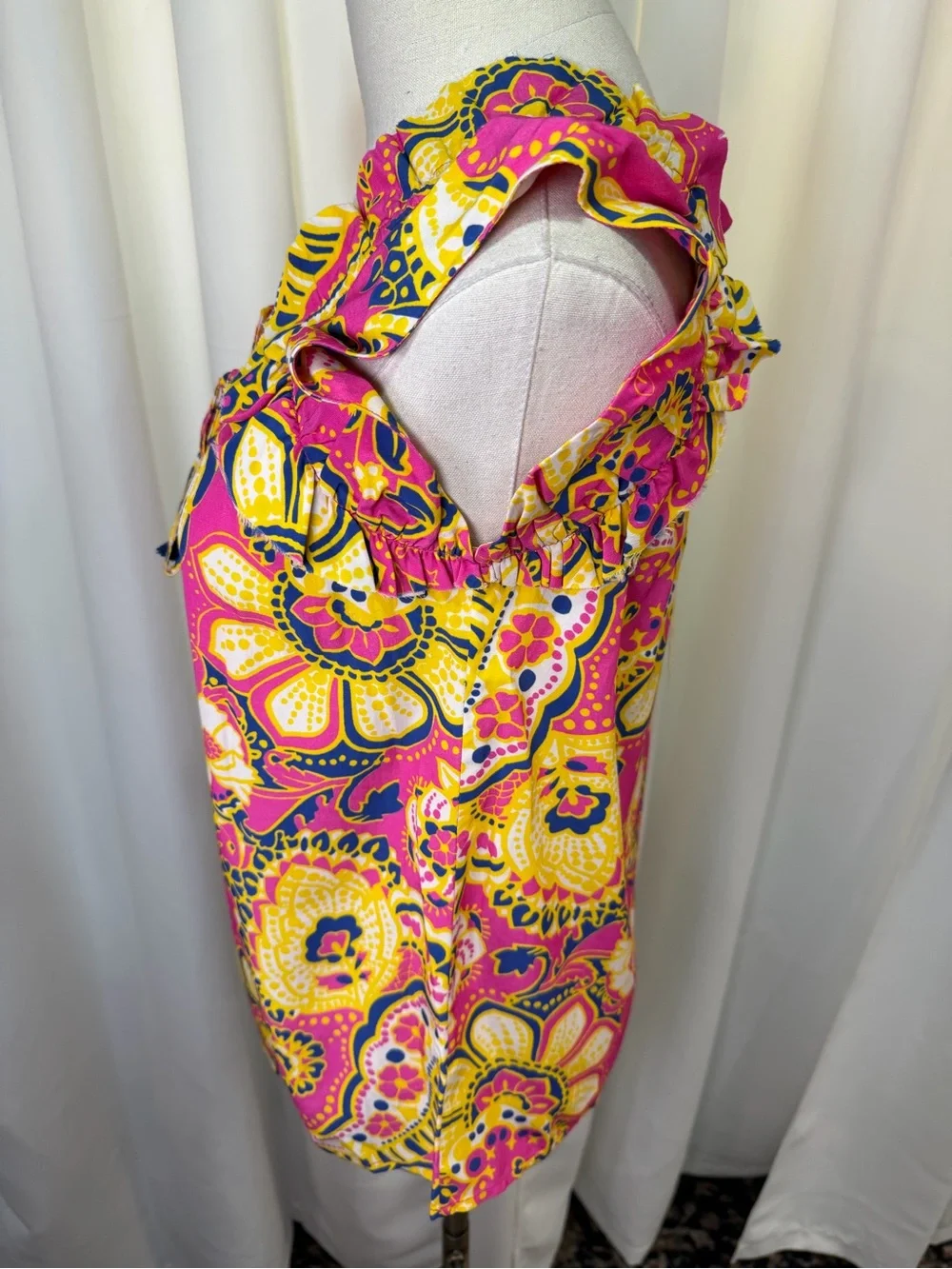 NWT Figue ‘Gianna’ Flutter Sleeve Top in Pink & Yellow “Paisley Floral” Size XS